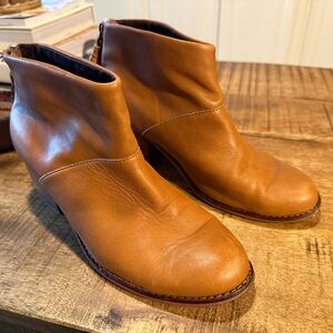 Toms Brown Leather Ankle Booties Carpe Diem